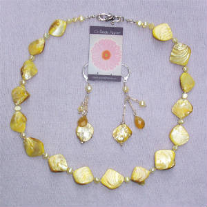 yellowshellpearl.jpg